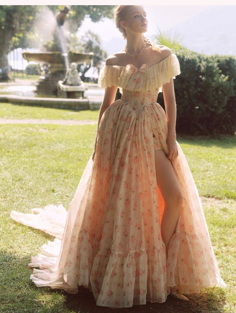 Lacemade Princess Sissi Gown - Picture 2 of 8
